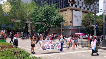Los colectivos mantienen un plantón indefinido en las inmediaciones de la Secretaría de Gobernación desde el pasado 18 de junio. (Crédito: X | @OVIALCDMX)