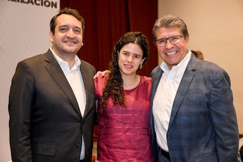 Mario Delgado se reúne por