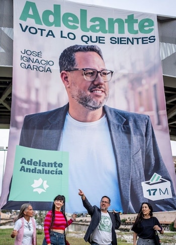 El líder de Adelante Andalucía critica las políticas de vivienda y turismo en Málaga durante el arranque de campaña