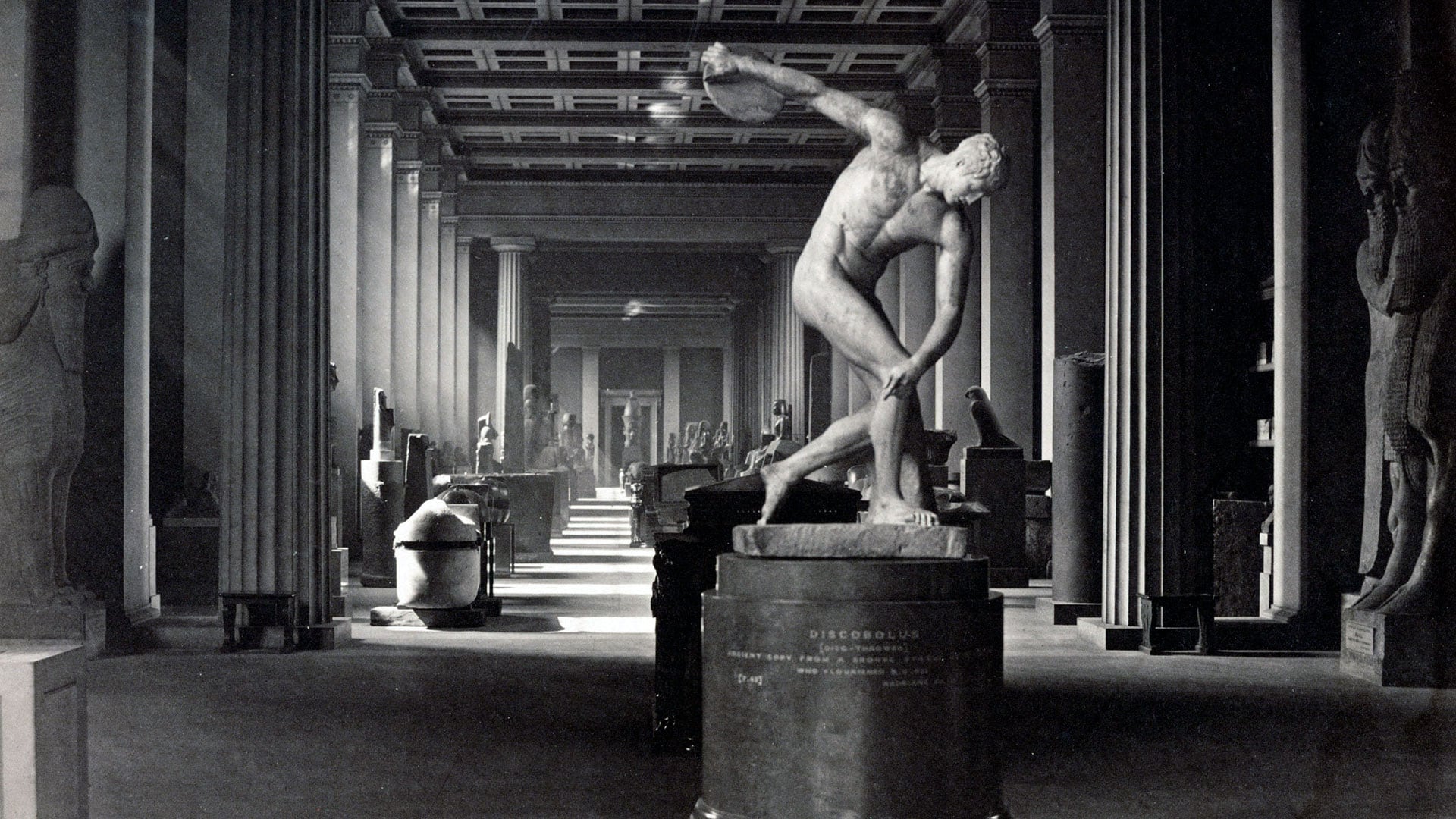 El Discóbolo de Mirón fijó en la Grecia clásica el ideal de la polis a través del equilibrio, el cuerpo y la razón (Foto: The Royal Photographic Society Collection / Victoria and Albert Museum, London)
