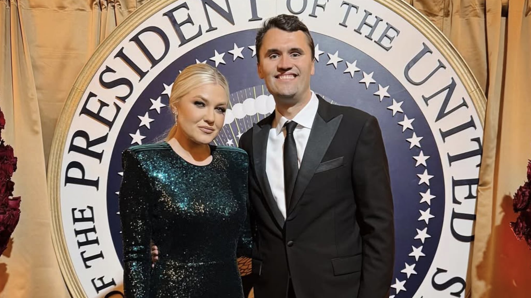 La viuda de Charlie Kirk vio en tribunal el video clave del sospechoso