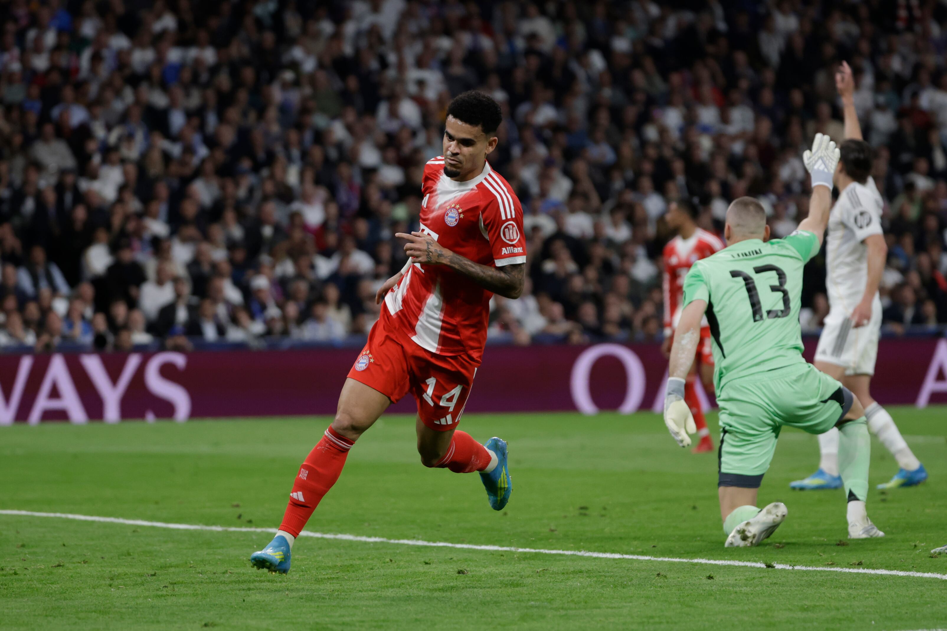 Bayern Múnich confía en el talento de jugadores como Luis Díaz para eliminar al Real Madrid en Champions - crédito Juanjo Martín/EFE