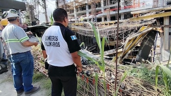 El colapso de un entarimado hiere a dos obreros en una obra de la zona 2, en ciudad de Guatemala