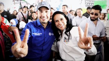 El PAN cerró filas con el PRI para ganar en EdoMex (Foto: Twitter / @MarkoCortes)