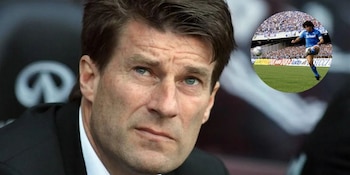 Michael Laudrup contó la anécdota que tuvo con Maradona y los cordones de sus botines (Composición fotográfica)