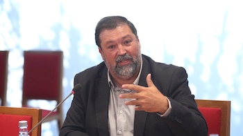 El PSC propone en el Parlament al exministro Francisco Caamaño para ser miembro del TC