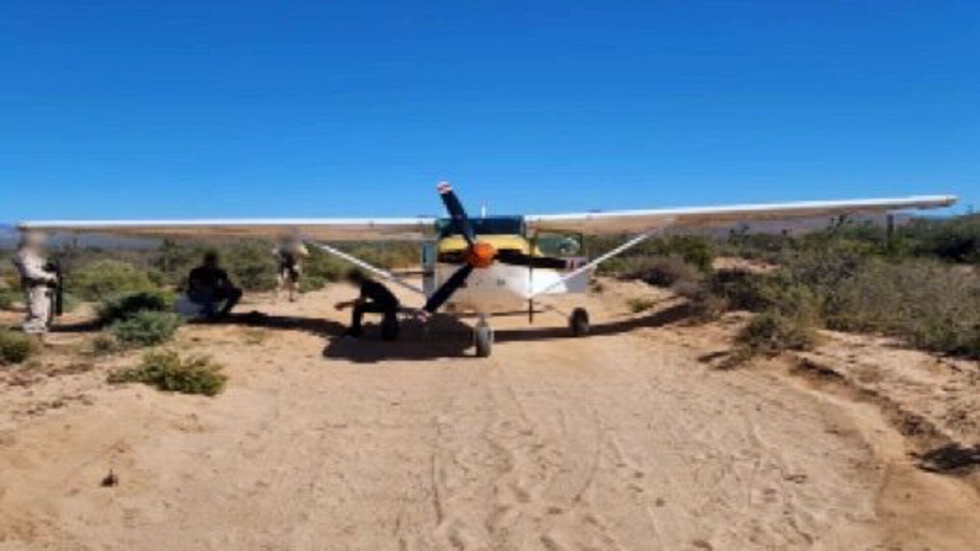 Las sustancias estaban al interior de una avioneta (FGR)