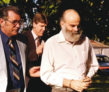 Ronald Gene Simmons se entregó