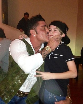 En medio de su festejo