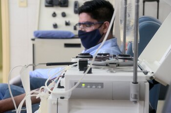 Por día se acercan entre