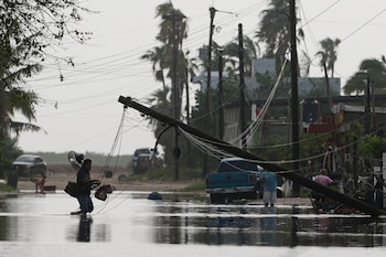 El SMN advierte que incluso en zonas con déficit de lluvias pueden registrarse tormentas intensas, con efectos locales durante lapsos breves (Foto AP/Eduardo Verdugo)