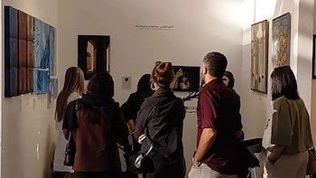 La justicia de Irán abrió una causa por la presencia de mujeres sin velo en la feria de arte de Tehran