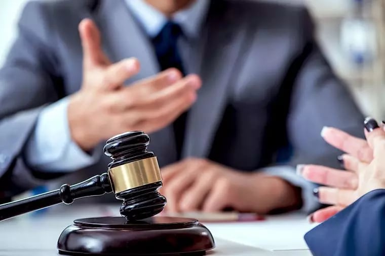 En las áreas legal y administrativa, la Sunat también ha habilitado diversas vacantes, entre las que sobresale la de especialista legal en contrataciones del Estado. Foto: Estudio Jurídico