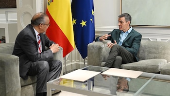 Director de la OMS agradece a Sánchez "la solidaridad, liderazgo y compromiso" de España con el MV Hondius