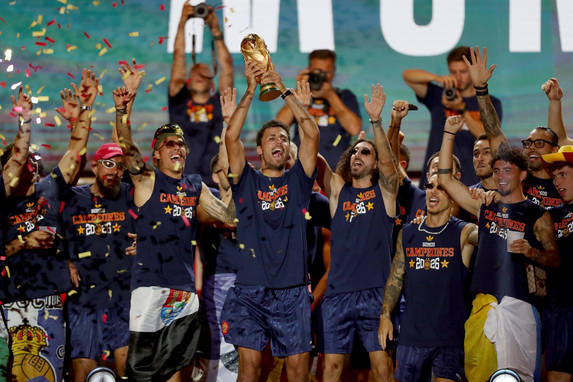 VÍDEO: El Gobierno concede la Placa de Honor de la Orden del Mérito Civil a las selecciones masculina y femenina