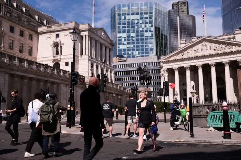 El debilitamiento del atractivo financiero de Londres reconfigura el mapa global de grandes fortunas (REUTERS/Claudia Greco)