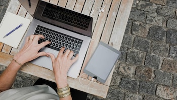 Lima, Hanói y Cuzco, los peores destinos para la salud de los nómadas digitales, según Holafly