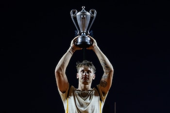 Camilo Ugo Carabelli levantó el