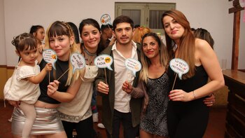 Brenda (primera desde la izquierda)