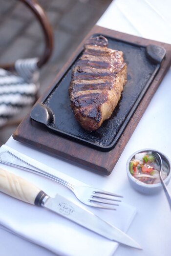 Lo de Jesús tiene sus