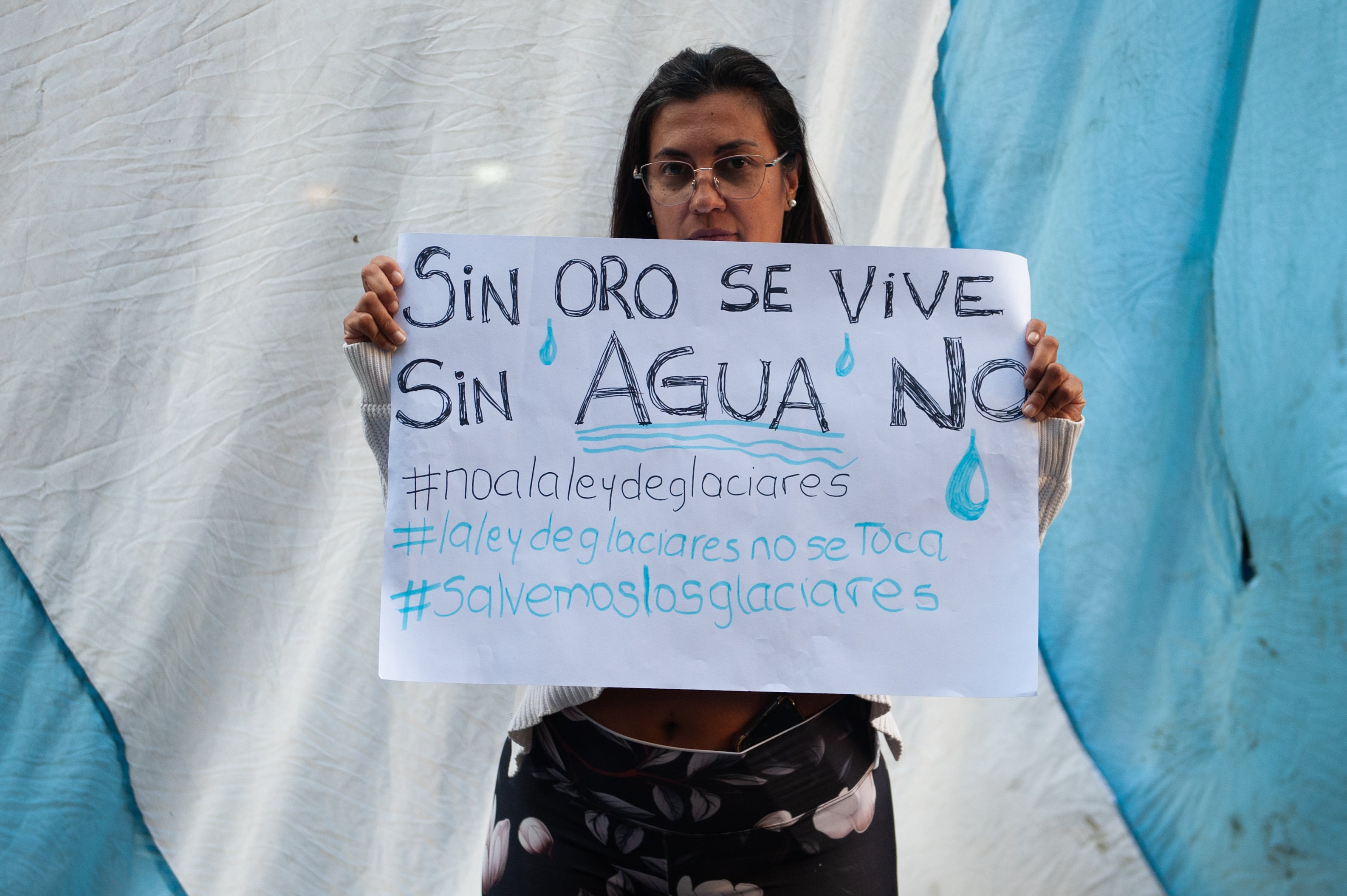 Una de las protestas en el Cogreso contra la Ley de Glariares (Foto: Jaime Olivos)