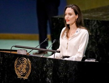 Angelina Jolie, enviada especial do Alto Comissariado das Nações Unidas para os Refugiados (ACNUR), discursa na sede das Nações Unidas em 29 de março de 2019. (AP Photo/Bebeto Matthews, arquivo)