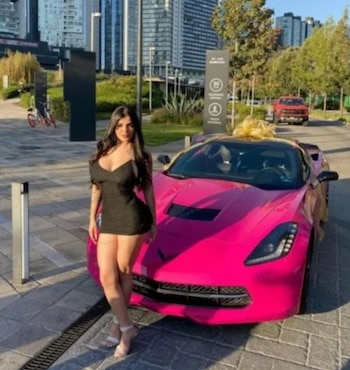 Karely Ruiz corvette - México 11 de noviembre