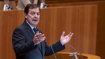 Este será el sueldo de Mañueco como presidente de Castilla y León: cobrará 5.000 euros más que la anterior legislatura