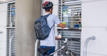 El programa TransMiBici de TransMilenio incentiva la movilidad sostenible ofreciendo pasajes gratis a usuarios constantes en Bogotá - crédito TransMilenio