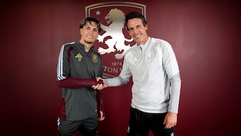 Oficial: Alejandro Garnacho firmó con Aston Villa y compartirá plantel con Dibu Martínez