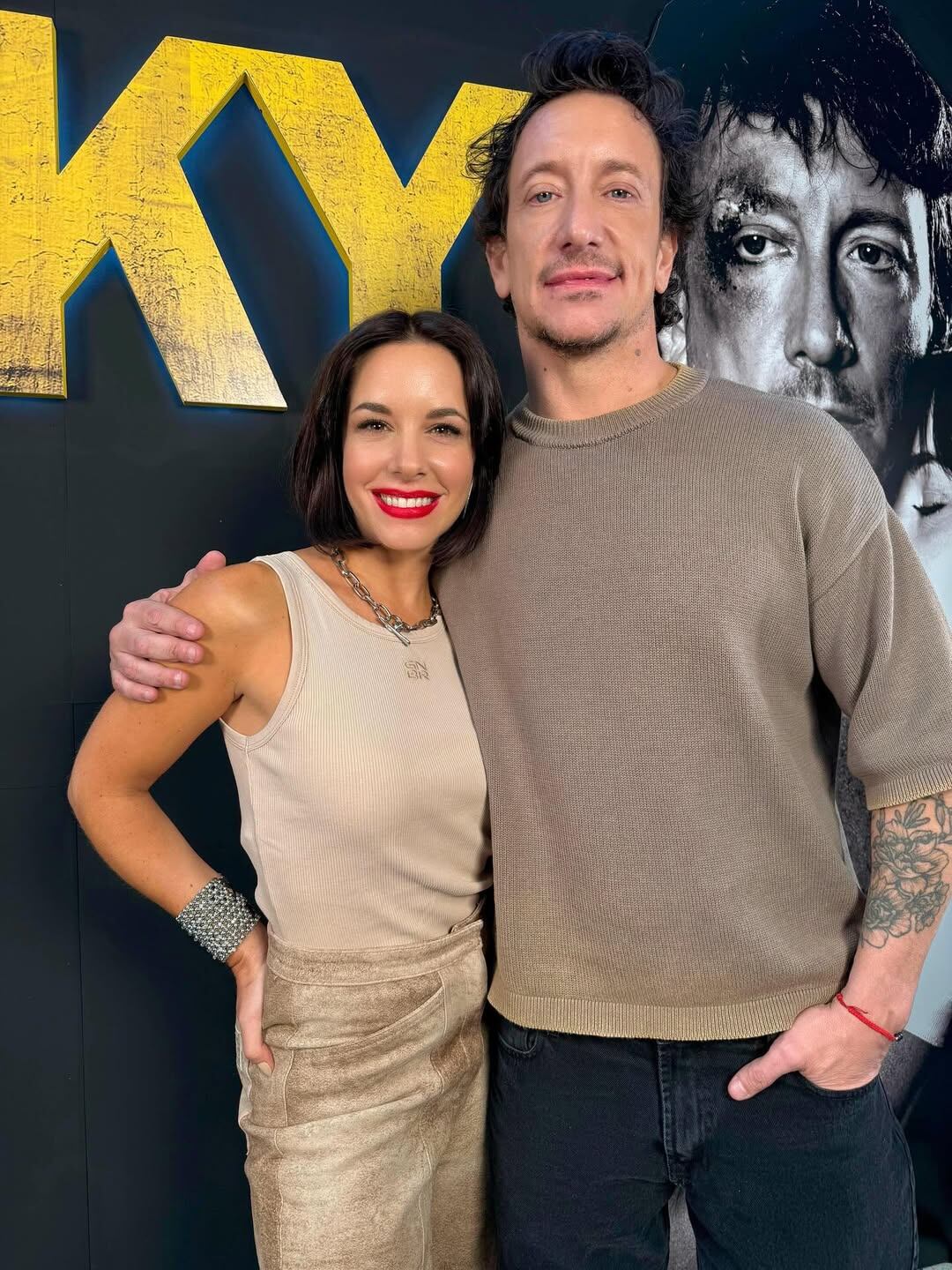 Dai Fernández y Nico Váquez disfrutando del éxito en la calle Corrientes