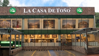 Grupo Gigante confirma su interés por comprar La Casa de Toño, reporta Bloomberg