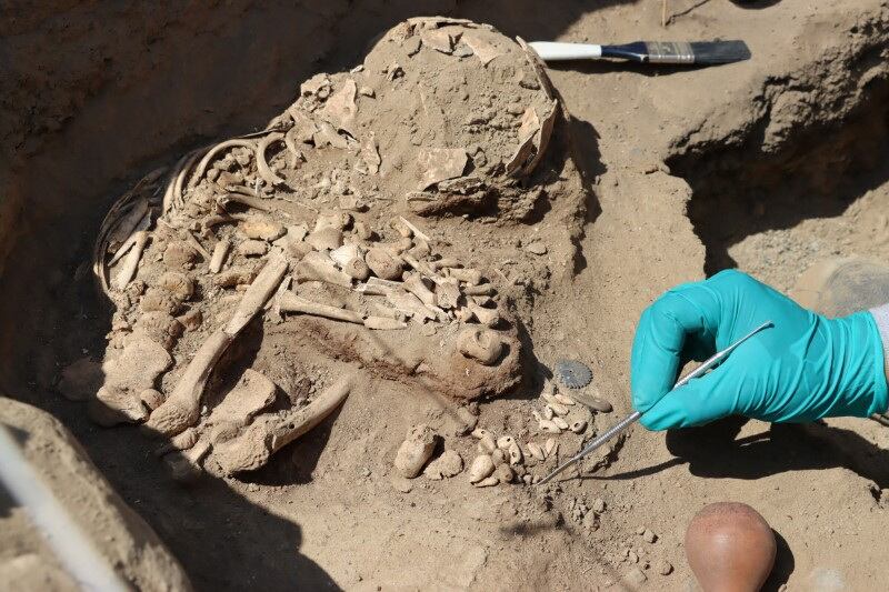 Las excavaciones en Karahantepe revelan artefactos y estructuras que evidencian rituales, jerarquías y diversidad cultural (Raquel Velezmoro Malaver/Oficina de Comunicaciones e Imagen Institucional - Universidad Nacional de Trujillo/Handout vía REUTERS. ATENCIÓN EDITORES - ESTA IMAGEN HA SIDO SUMINISTRADA POR UN TERCERO. NO REVENTAS. NO ARCHIVOS)