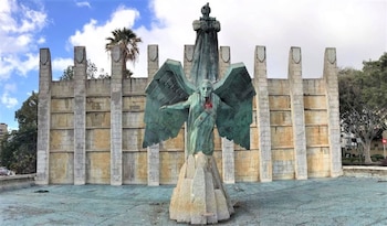 Monumento en honor a Franco ubicado en Santa Cruz de Tenerife. (Europa Press)