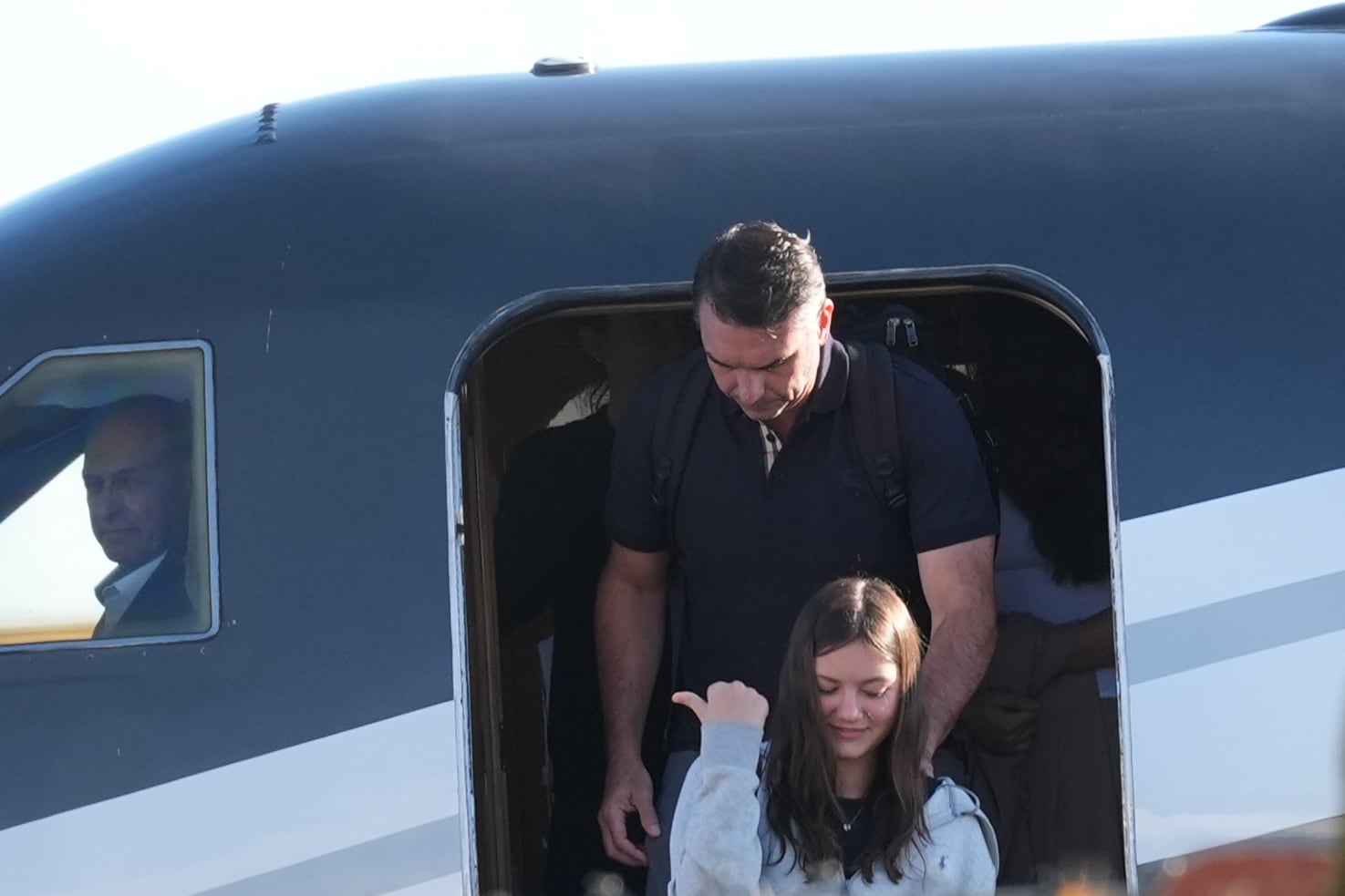 Flávio Bolsonaro llegando al Aeropuerto Ejecutivo Miami-Opa Locka (AP)