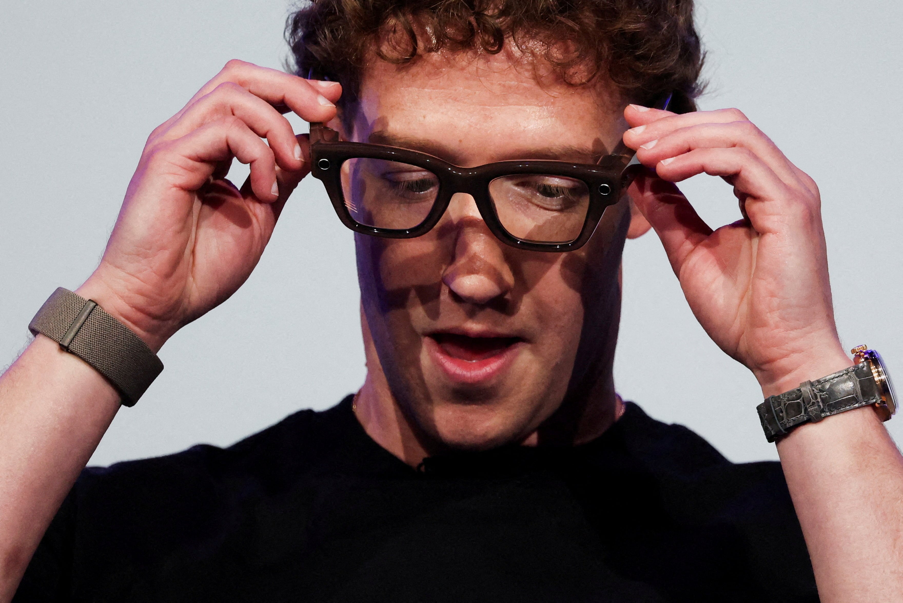 Mark Zuckerberg ha lanzado cuestionamientos sobre el impacto de los laboratorios de IA en acaparar la tecnología. (Foto: REUTERS/Carlos Barria)