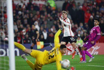 River ya jugó ante Libertad
