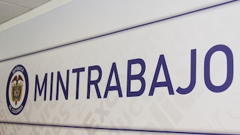 La cartera de Trabajo determinó las directrices luego de la revisión a los manuales y canales de atención para los empleados por parte de la compañía - crédito Álvaro Tavera / Colprensa