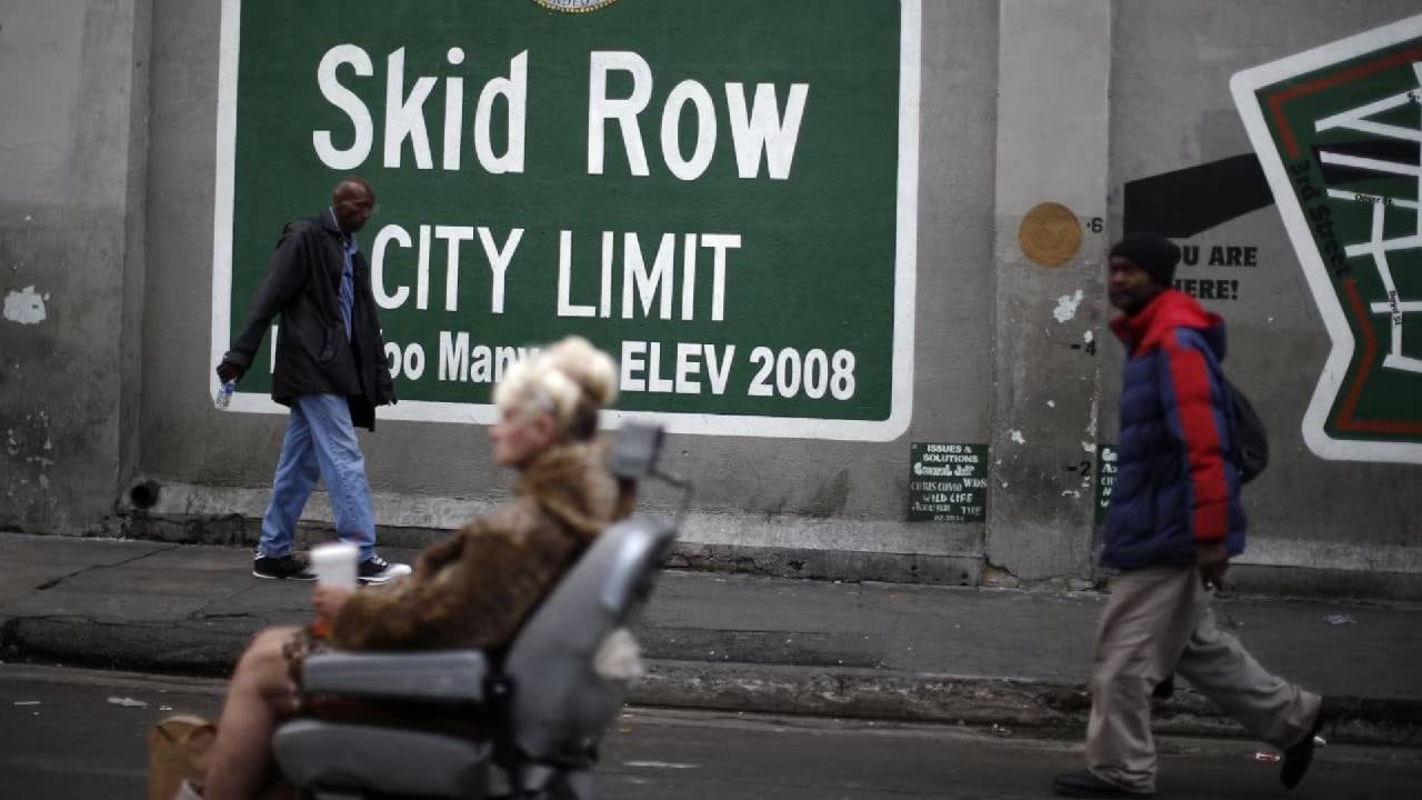 Ocho de las nueve categorías evaluadas en el informe de calidad de vida de Los Ángeles presentan descensos respecto al año anterior, con seis alcanzando un mínimo histórico. (Reuters)