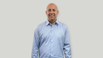 Mauro Lo Riggio es director