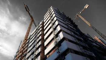 La generación sin vivienda pública: España necesita hoy siete años para construir lo que hace tres décadas levantaba en uno