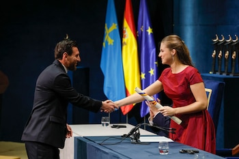 La Princesa Leonor le hizo entrega del Premio Princesa de Asturias de los Deportes a Lionel Messi