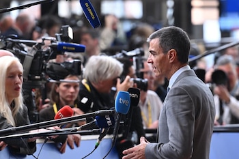 14/10/2026 El presidente del Gobierno, Pedro Sánchez, atiende a los medios durante la primera sesión de trabajo del Consejo Europeo, a 15 de octubre de 2026, en Bruselas (Bélgica).
POLITICA
Pool Moncloa/Borja Puig de la Bellacasa