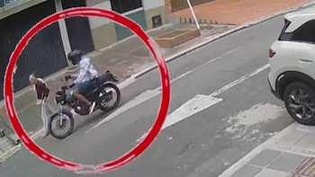 Video mostró violento robo a mujer de 84 años en Bucaramanga: terminó en UCI y el capturado tiene 11 antecedentes