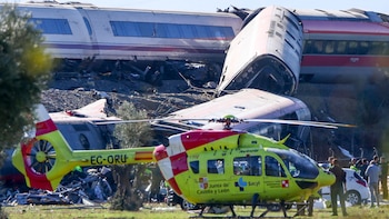 Llamamiento para donar sangre, hospitales preparados y apoyo de distintas comunidades: España se moviliza para ayudar a los afectados por el accidente de trenes en Toledo