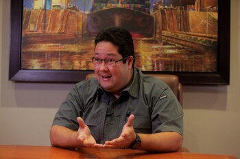 El presidente del Consejo Empresarial Logístico panameño, Alberto López Tom, fue registrado durante durante una entrevista con Efe, en Ciudad de Panamá (Panamá). EFE/Carlos Lemos