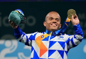 Herbert Aceituno en 2023 ganó medalla de oro en una competencia internacional de parapowerlifting (Foto cortesía INDES).