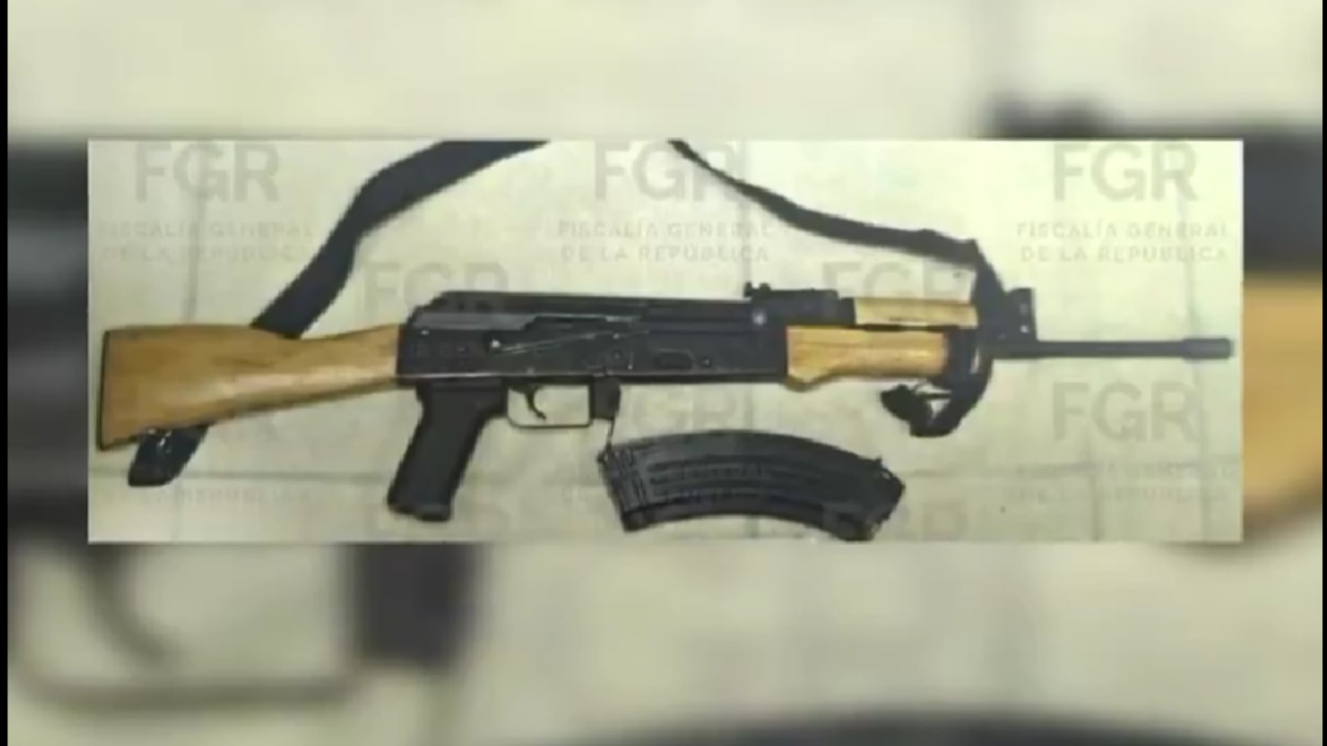 Una de las armas aseguradas (FGR)