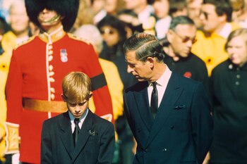 Recientemente, Harry hizo una progunda reflexión sobre cómo fue perder a su madre en un contexto donde su familia le dio la espalda Photo by Times Newspapers/Shutterstock (278480a)