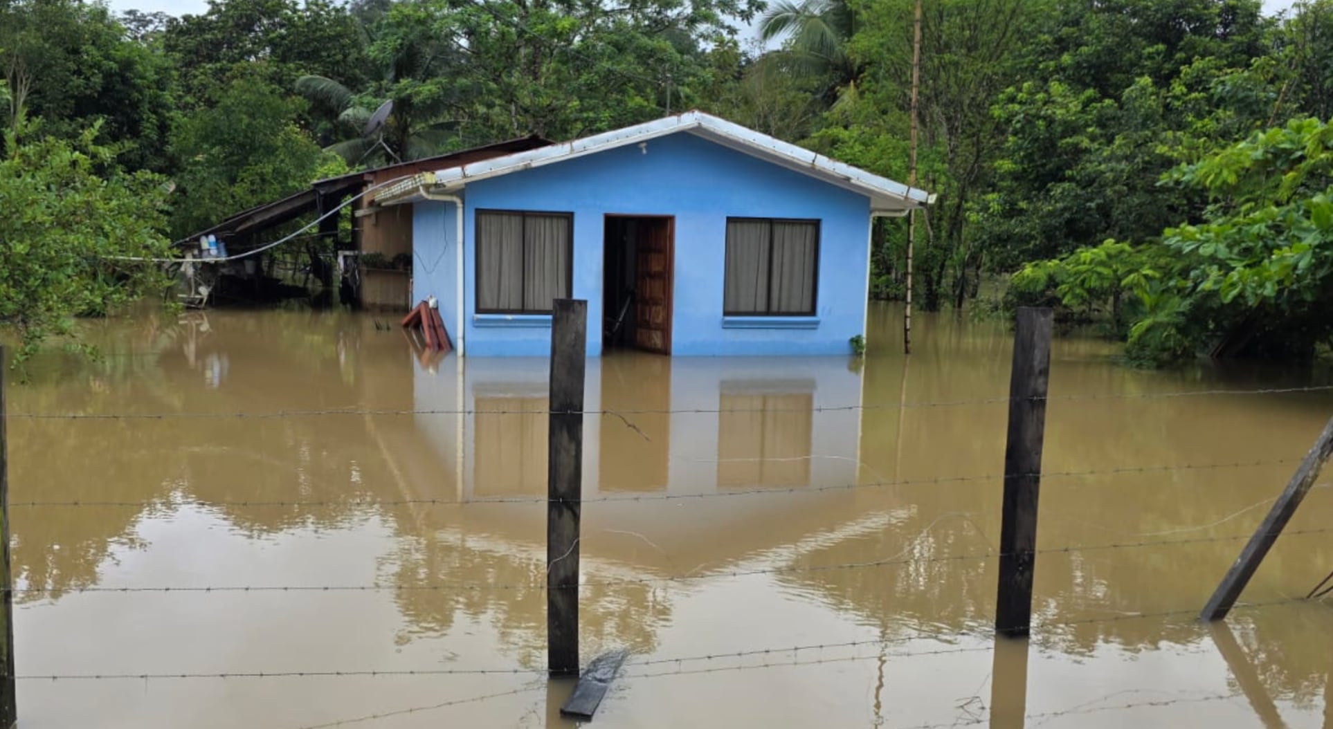 Comisión Nacional de Emergencias de Costa Rica eleva alerta amarilla por lluvias: hospitales y centros de salud suspenden servicios en el Caribe - Infobae
